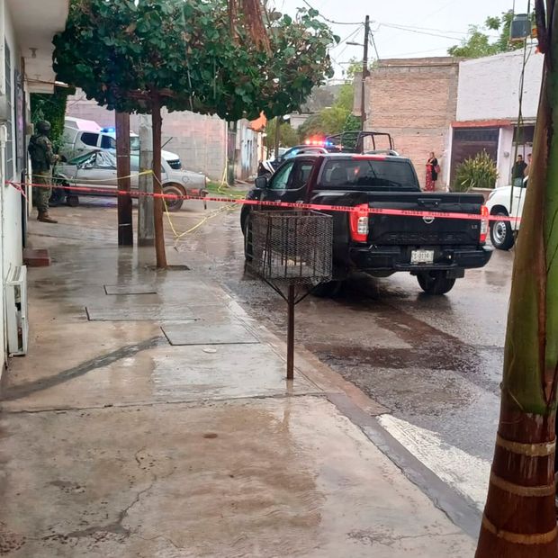 La persona localizada dentro de un domicilio sobre la la calle Industrial del Nazas, presentaba huellas de violencia
